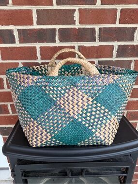 Pier 1 Woven Straw Tote Bag in Teal and Natural - Stylish Beach & Market Bag